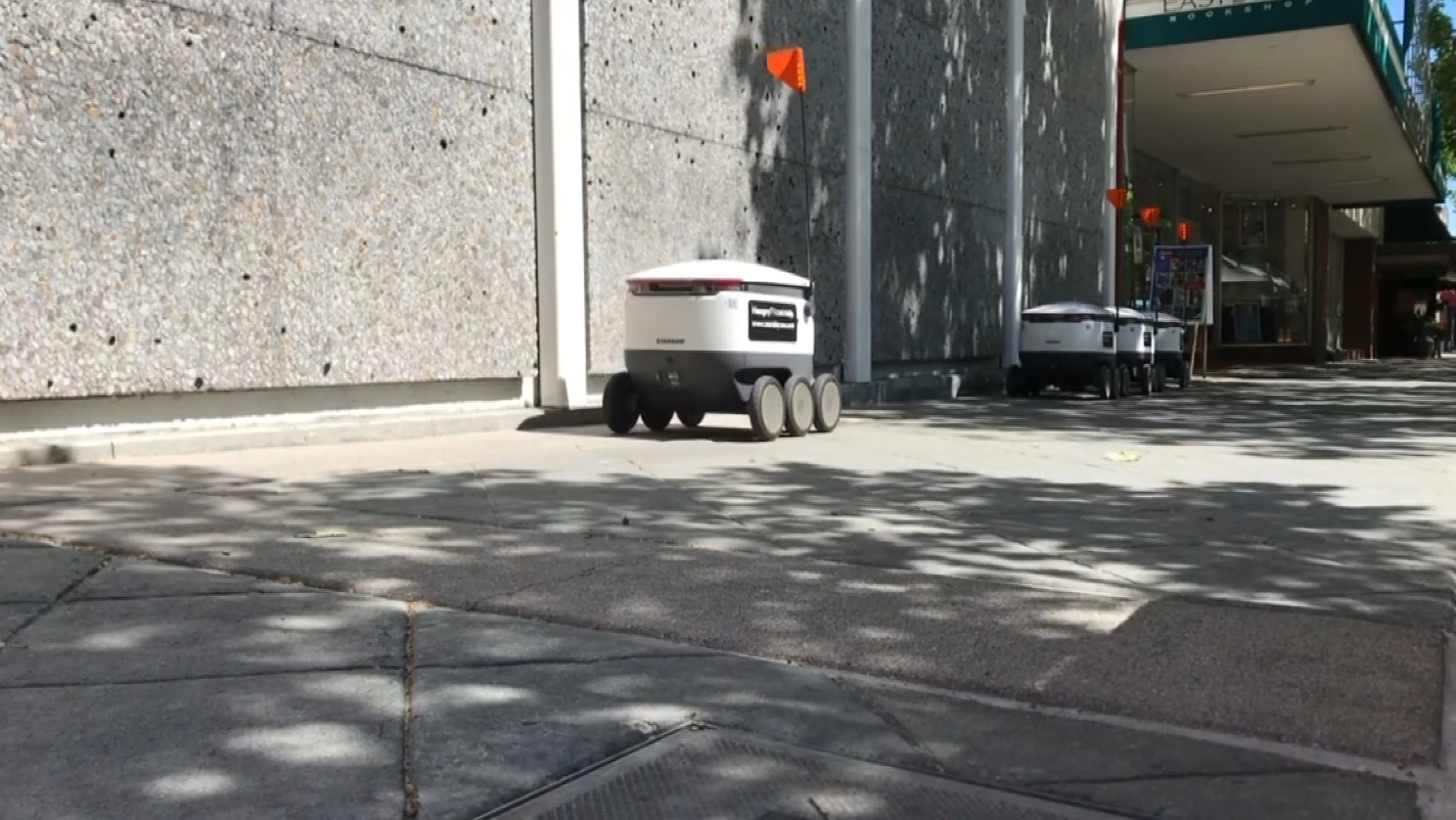 Delivery robot introduced at a supermarket