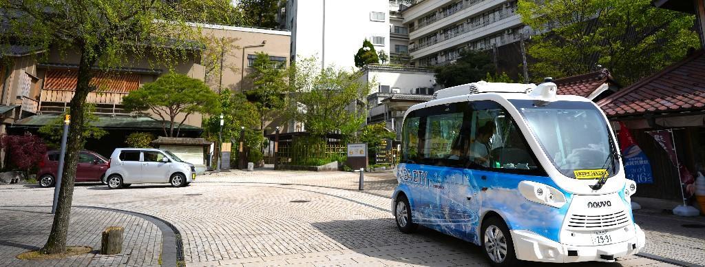 加賀実証実験の自動運転EVバス「EVO」