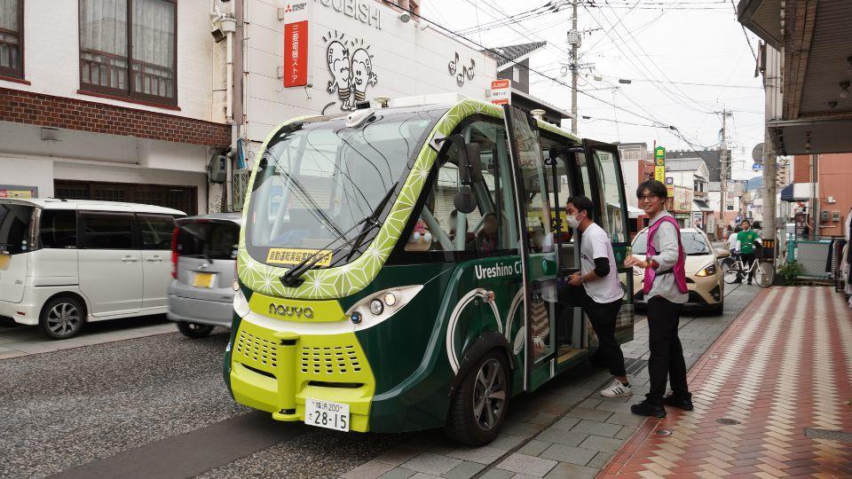 嬉野市自動運転EVバス停留所