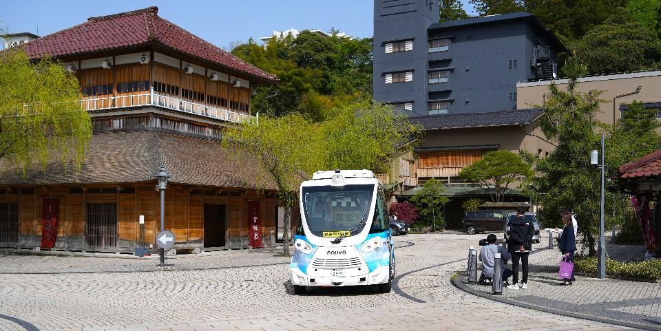 実証実験で使用した自動運転EVバス「EVO」