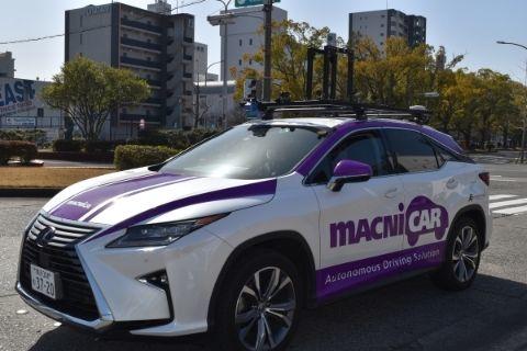 自動運転車のmacniCAR