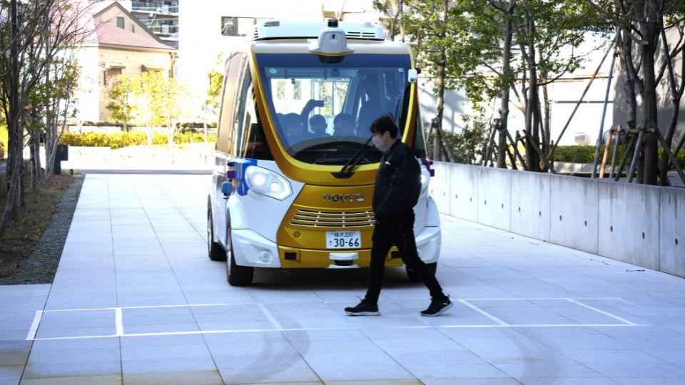 自動運転EVバス