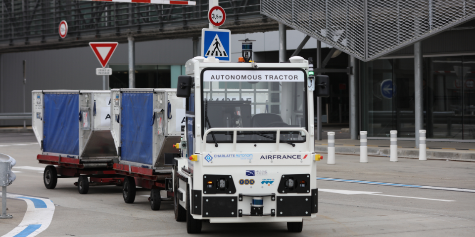 Self-driving towing tractor