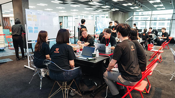聞くだけで終わらない。ユーザー同士で話すテーブルトーク 