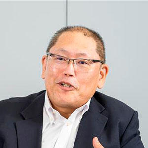 菅原 優 氏