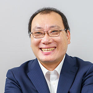 加治川 寛 氏