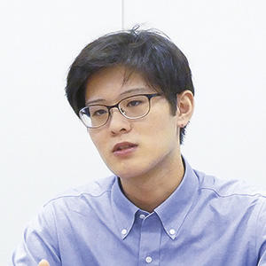 新藤 響 氏