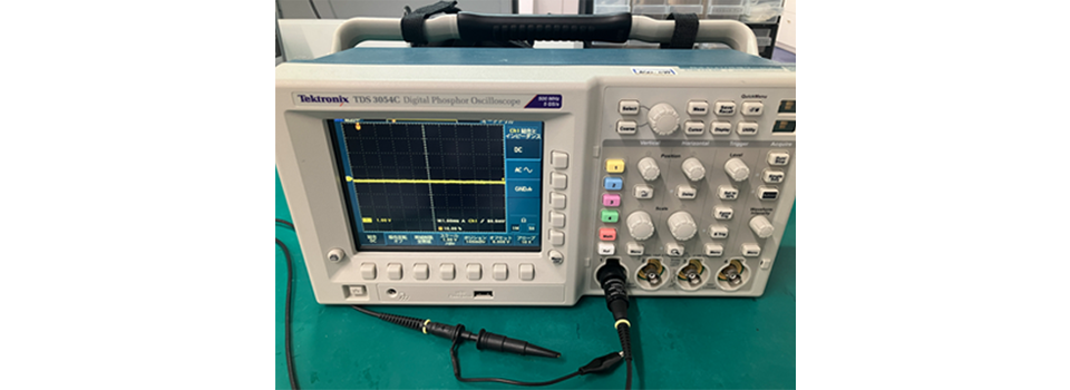 図1：オシロスコープ