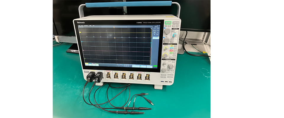 Tektronix社のオシロスコープ「MSO58」