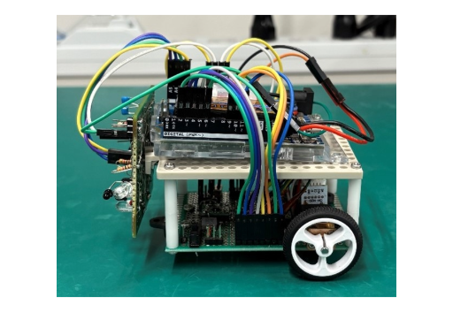 月山習が実習で制作した迷路脱出マシンの車体（横から見た図）