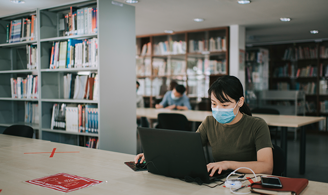 図書館、オフィスなど